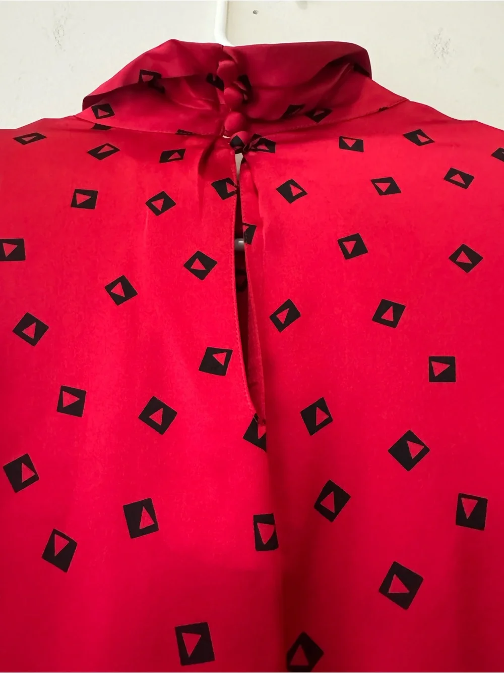 Vintage L.N. Robert’s 100% Silk Red Black Long Sleeve Turtleneck Blouse Artsy 14 - Picture 6 of 9